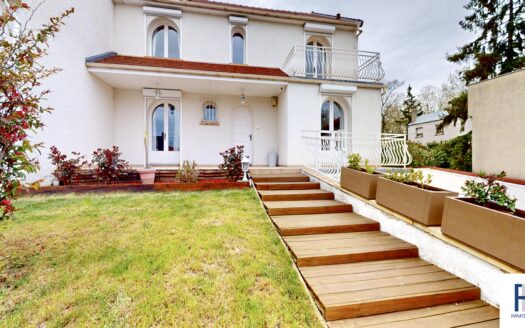 Belle maison de 186 m2 repartie sur 2 nivaux à Bagneux