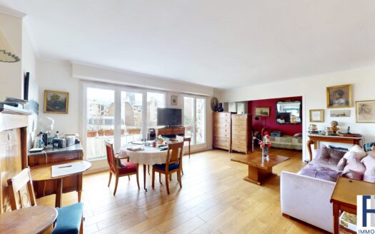 Bel appartement de 104 m2 avec 3 chambres au 7ème étage à Paris VII